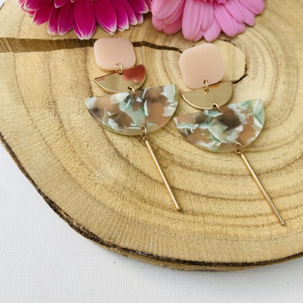 90717716-6D64-47D7-8FE6-D04F80A18E61